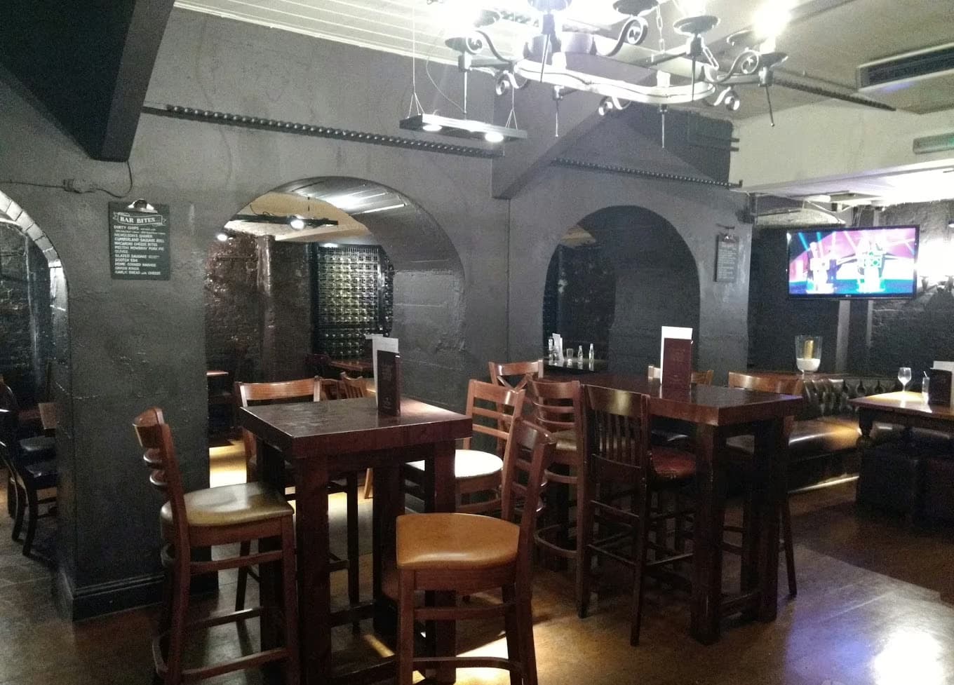 Cellar Bar, Nicholson's The King's Head photo #2