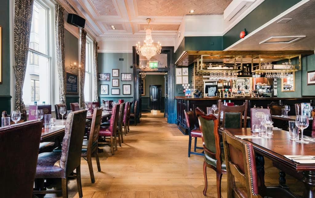 Main Restaurant, Nicholson's The King's Head photo #2