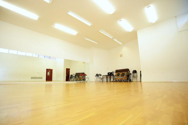 Dance Studio, Oxford House In Bethnal Green photo #2
