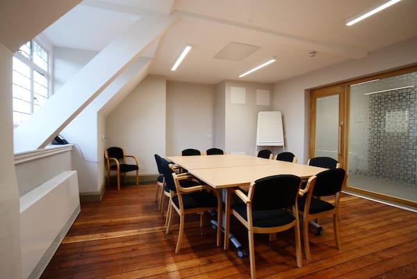 Photo of Oxford House In Bethnal Green, Settlement Room
