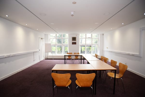 Photo of Oxford House In Bethnal Green, Scott Room