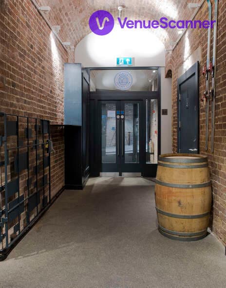 Munich Cricket Club Tower Hill photo #3