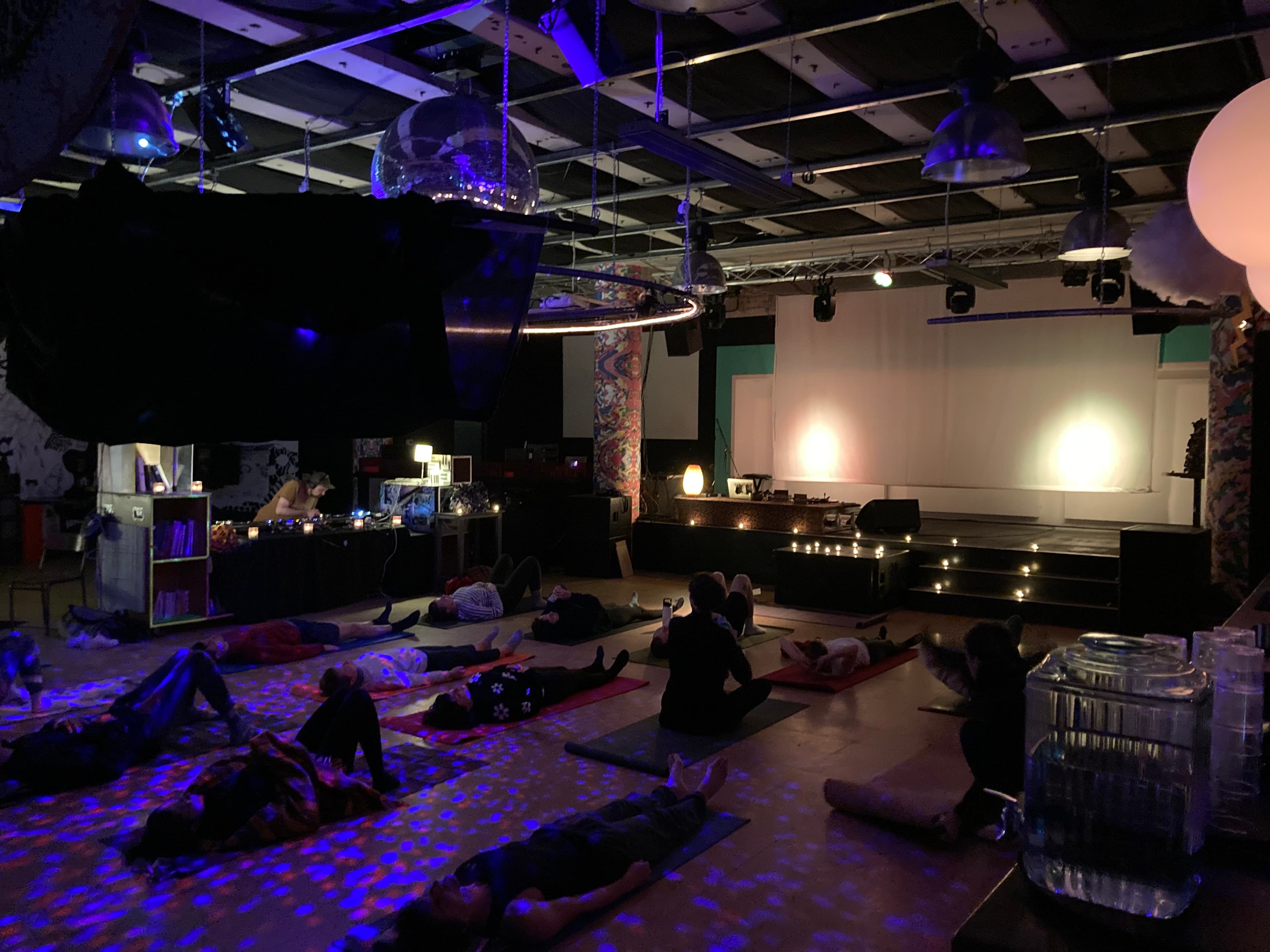 Main Room, Strange Brew photo #13