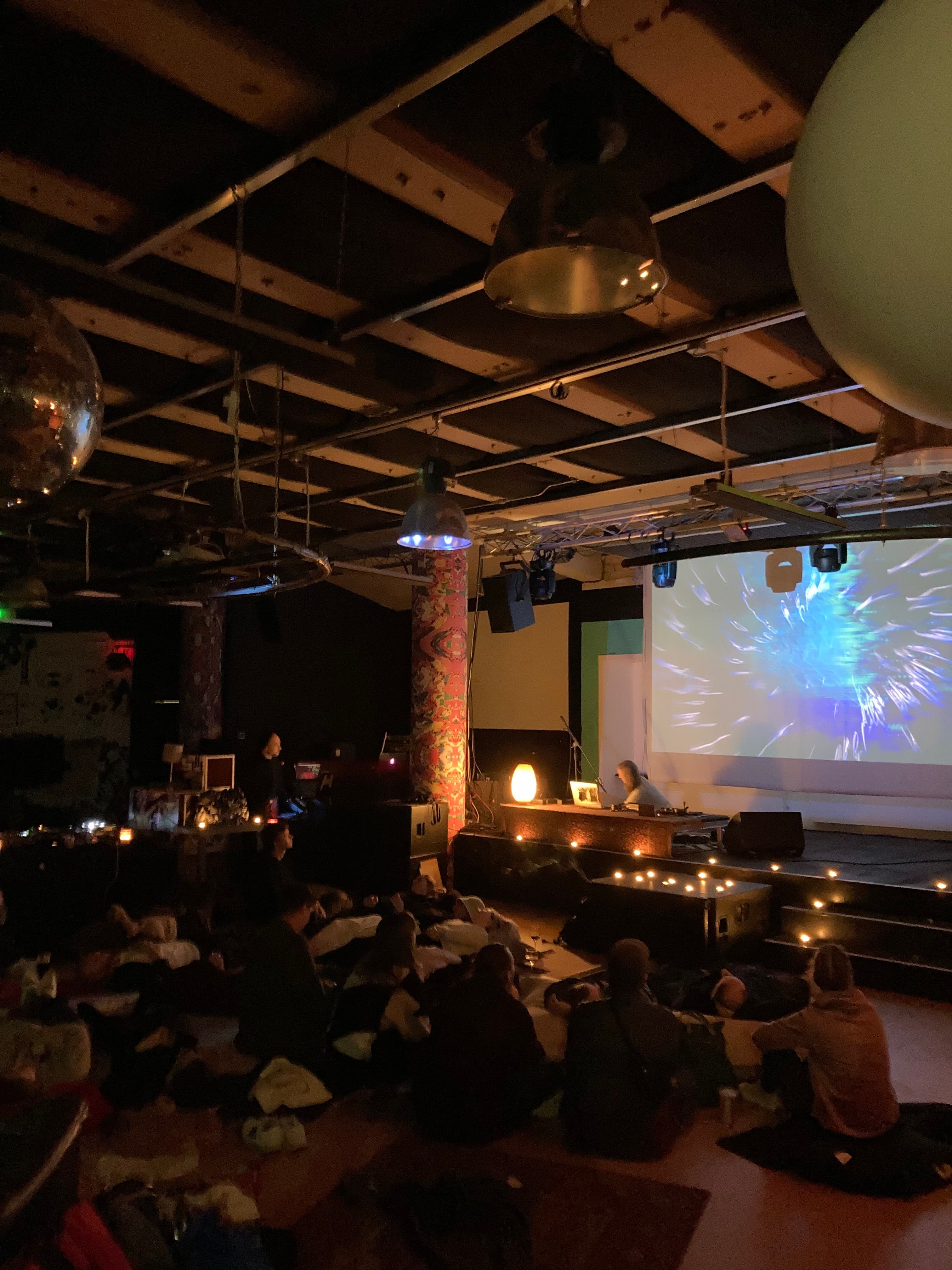Main Room, Strange Brew photo #18