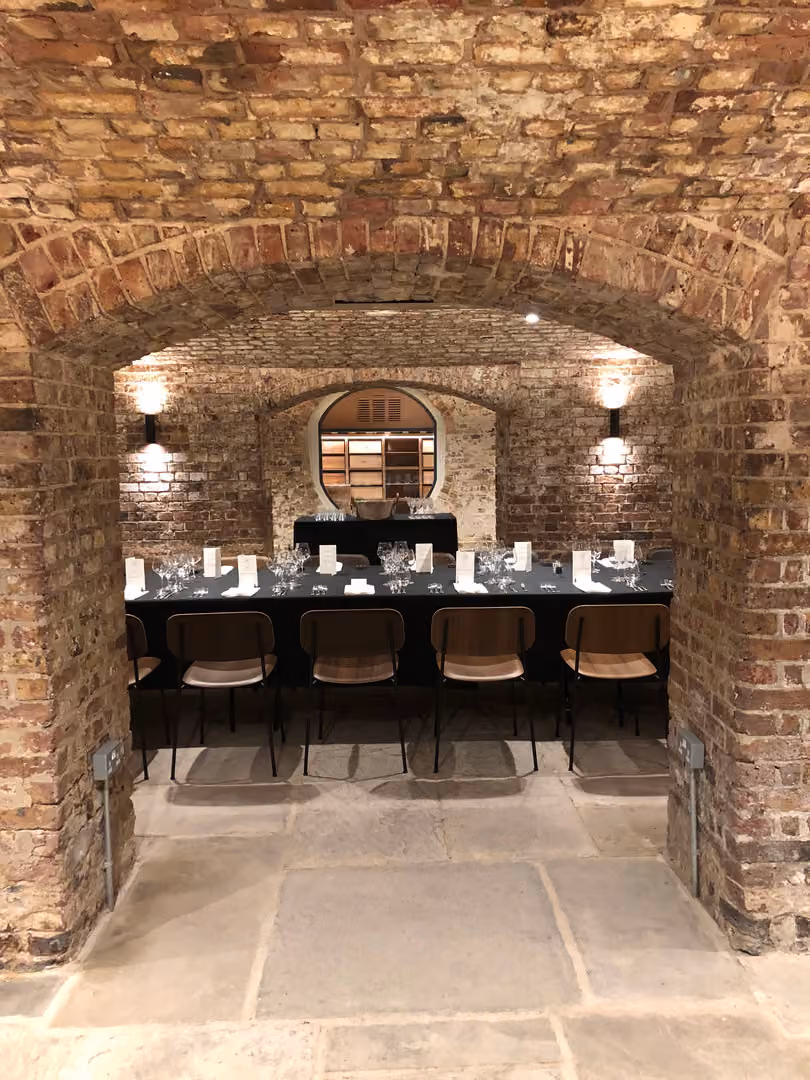 London Bridge Arches, Glaziers Hall photo #10