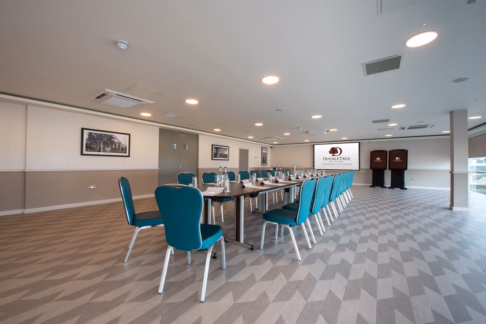 The Penthouse / Skybar, Doubletree By Hilton Edinburgh City Centre photo #3