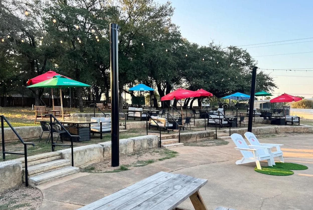 Picnic Area, Oak Hill Social photo #1
