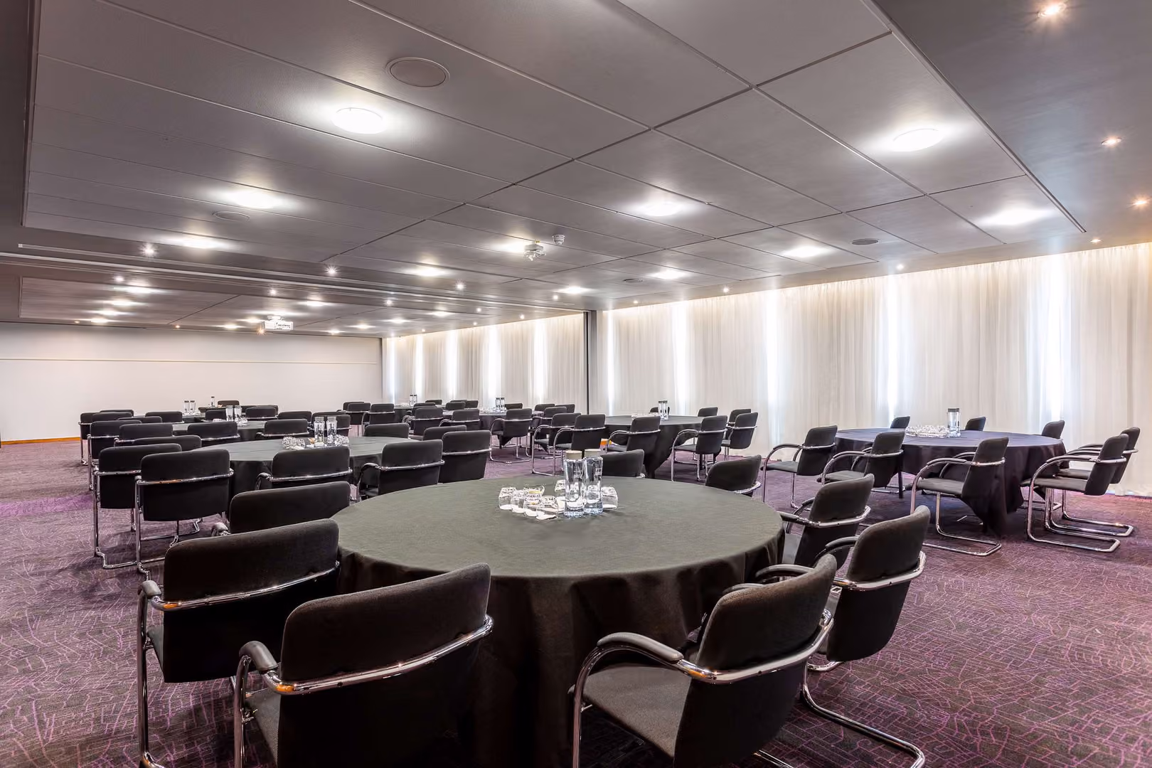Atlantis, Radisson Hotel & Conference Centre London Heathrow photo #1