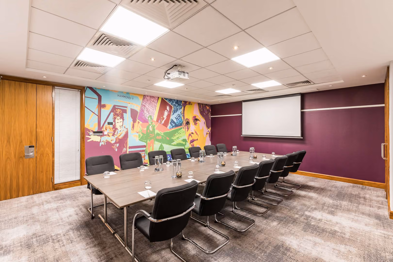 Earhart, Radisson Hotel & Conference Centre London Heathrow photo #1