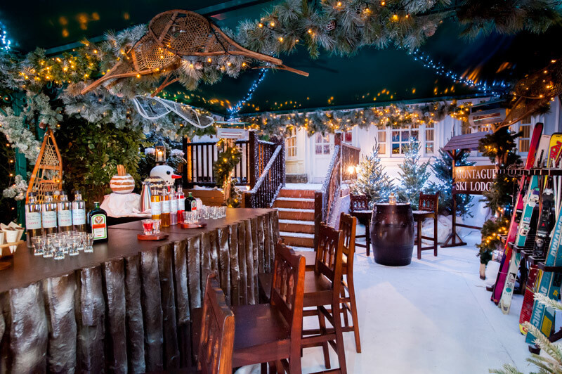 christmas bookings Montague on the gardens